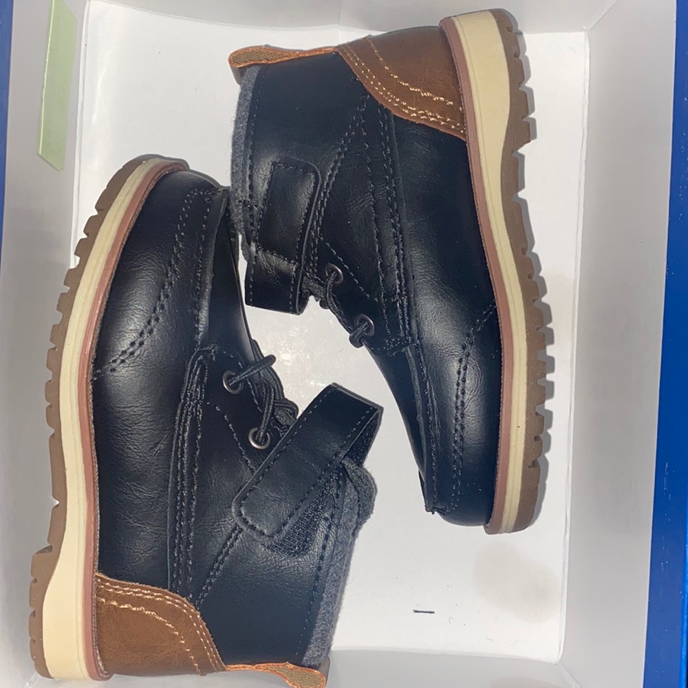 Never worn boys boots size 7